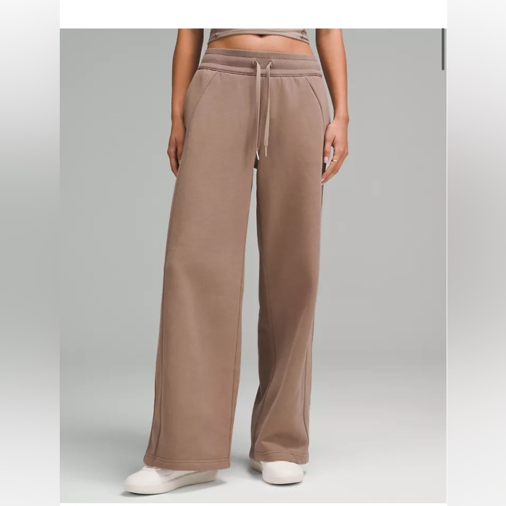 NWT Lululemon Scuba Mid Rise Wide leg pant 31 inseam Taupetastic